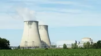 Què és una central nuclear? Utilitat i funcionament d'una planta nuclear